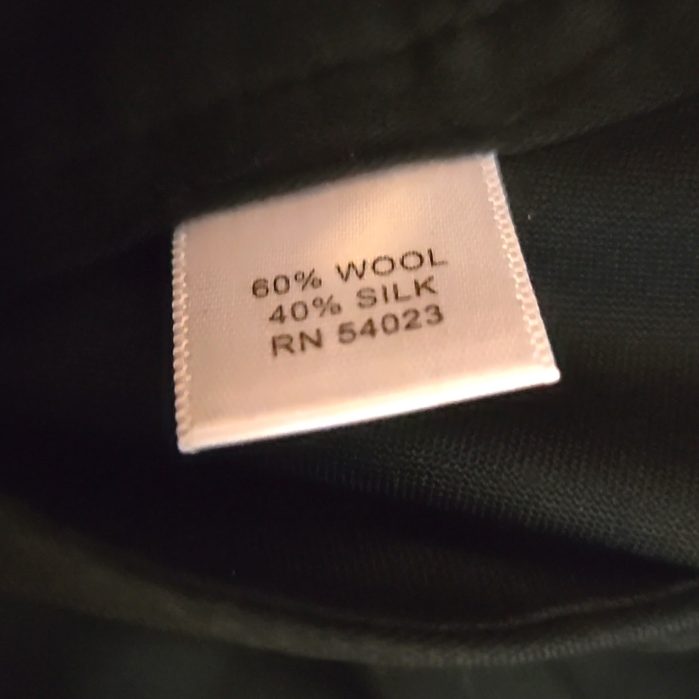 NWOT Banana Republic Luxurious Wool-Silk Blend Trousers - Picture 3 of 4